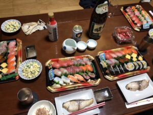 ぶりの塩焼きとお寿司と賀茂鶴