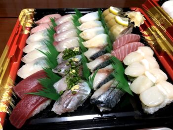 ホタテ刺身の切り方｜縦横で変わる食感と冷凍貝柱の切り方を解説