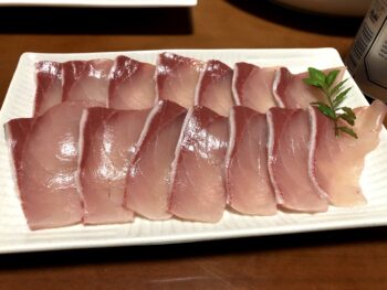 ブリ刺身の切り方｜背身・腹身・ハマチを食べやすく切るコツ